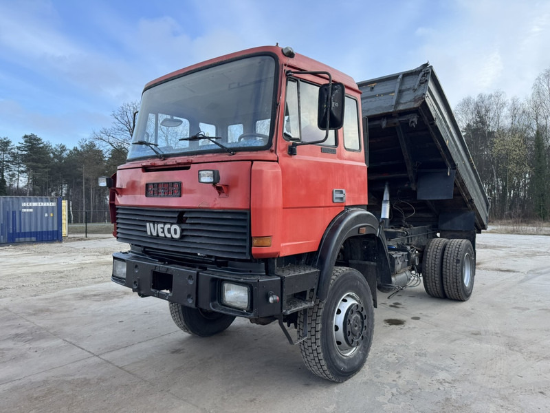 Iveco Magirus 180-23 (GRAND PONT / 4X4 / LAMES / POMPE MANUELLE) - Sklápěč: obrázek 1 Iveco Magirus 180-23 (GRAND PONT / 4X4 / LAMES / POMPE MANUELLE) - Sklápěč: obrázek 1