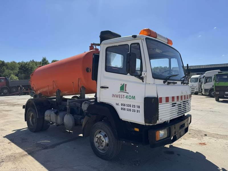 Mercedes-Benz SK 914 (8000 L / STEEL SUSPENSION & MANUAL PUMP / SUSPENSION LAMES & POMPE MANUELLE) - Čistič odpadových jam: obrázek 3 Mercedes-Benz SK 914 (8000 L / STEEL SUSPENSION & MANUAL PUMP / SUSPENSION LAMES & POMPE MANUELLE) - Čistič odpadových jam: obrázek 3