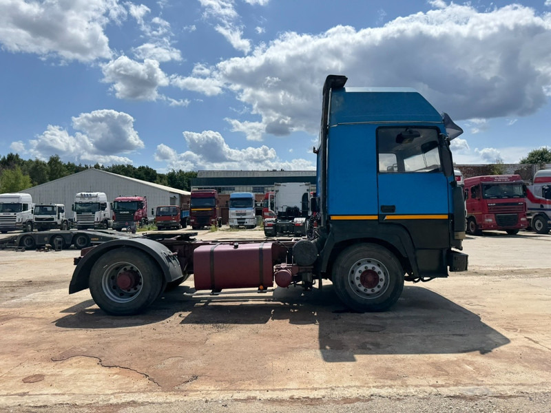 Renault R 340 Major (GRAND PONT / BOITE MANUELLE / POMPE MANUELLE) - Tahač: obrázek 4 Renault R 340 Major (GRAND PONT / BOITE MANUELLE / POMPE MANUELLE) - Tahač: obrázek 4