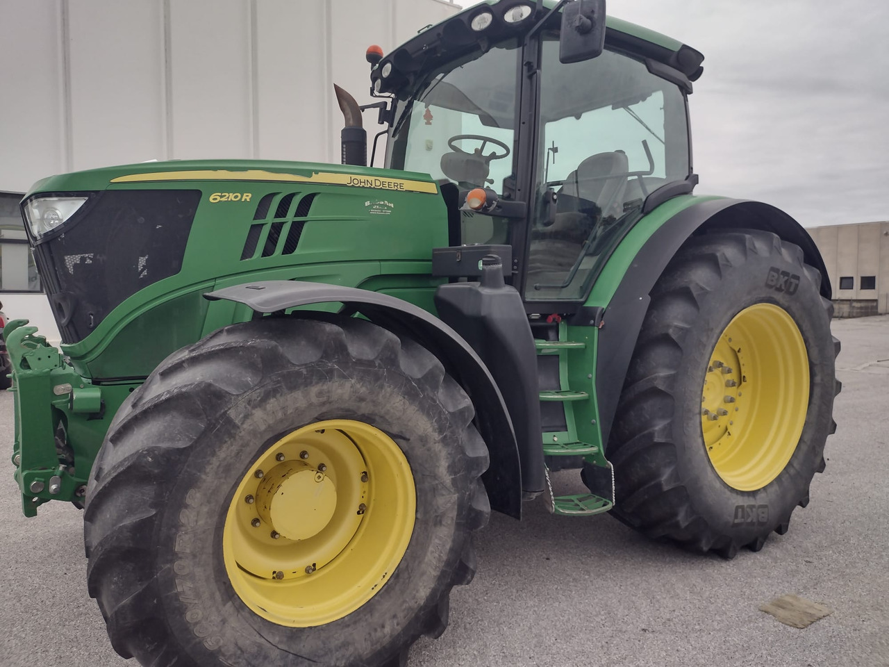 JOHN DEERE 6210 R - Traktor: obrázek 1 JOHN DEERE 6210 R - Traktor: obrázek 1