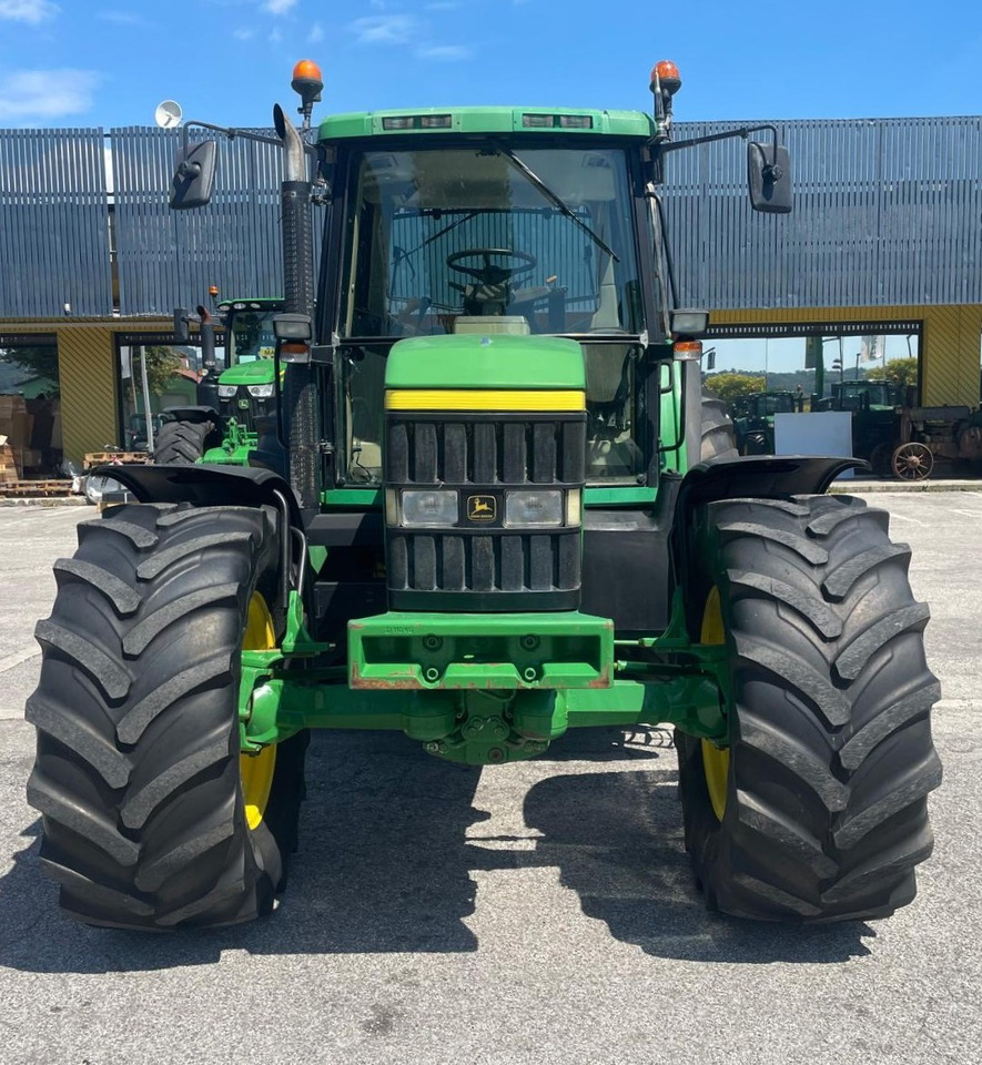 JOHN DEERE 6810 - Traktor: obrázek 2 JOHN DEERE 6810 - Traktor: obrázek 2