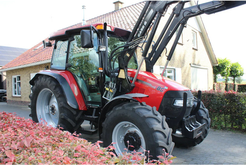 Traktor Case IH JXU 85: obrázek 1
