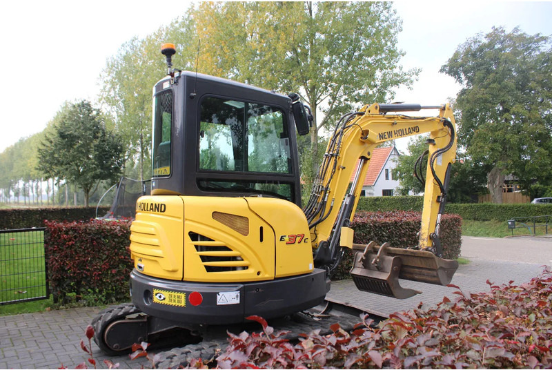 New Holland E37C - Minijeřáb: obrázek 3 New Holland E37C - Minijeřáb: obrázek 3