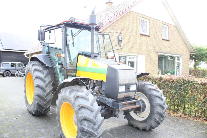 Valtra 900 - Traktor: obrázek 1 Valtra 900 - Traktor: obrázek 1