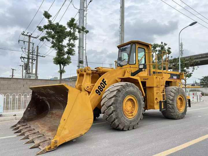 CAT 980F Refurbished Wheel Loader Well Maintained Affordable Price - Kolový nakladač: obrázek 4 CAT 980F Refurbished Wheel Loader Well Maintained Affordable Price - Kolový nakladač: obrázek 4