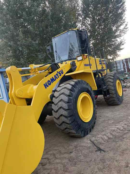 Certified Pre-Owned Komatsu WA380-3 | Heavy-Duty Loader for Mining/ Construction - Price Negotiable! - Kolový nakladač: obrázek 5 Certified Pre-Owned Komatsu WA380-3 | Heavy-Duty Loader for Mining/ Construction - Price Negotiable! - Kolový nakladač: obrázek 5