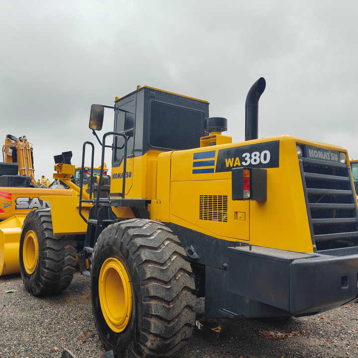 Certified Pre-Owned Komatsu WA380-3 | Heavy-Duty Loader for Mining/ Construction - Price Negotiable! - Kolový nakladač: obrázek 1 Certified Pre-Owned Komatsu WA380-3 | Heavy-Duty Loader for Mining/ Construction - Price Negotiable! - Kolový nakladač: obrázek 1