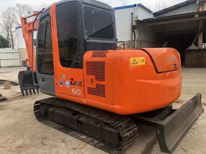 Cheap Price Hitachi ZX60 Used Excavator for Sale Used 6 Tons Hitachi Mini Excavator with Good Performance - Rýpadlo: obrázek 2 Cheap Price Hitachi ZX60 Used Excavator for Sale Used 6 Tons Hitachi Mini Excavator with Good Performance - Rýpadlo: obrázek 2