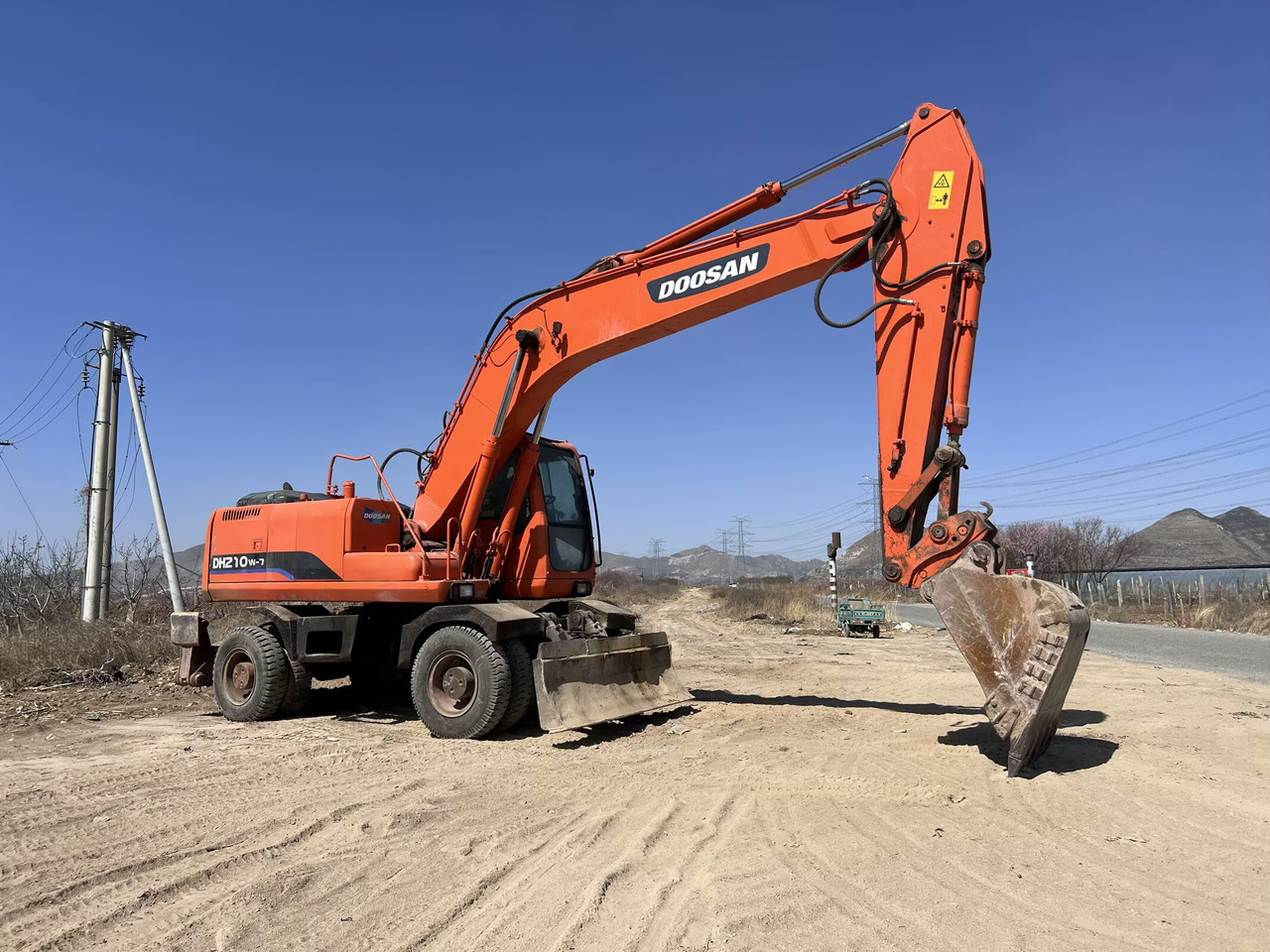 DOOSAN 210w-7 - Kolesové rýpadlo: obrázek 2 DOOSAN 210w-7 - Kolesové rýpadlo: obrázek 2