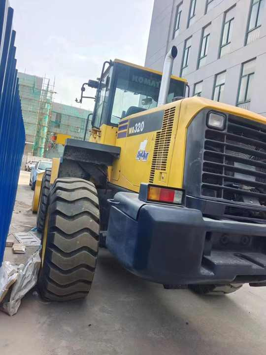 Good Condition Second Hand WA320-5 Front Wheel Loader for Cheap Price Hot Sale in China - Kolový nakladač: obrázek 3 Good Condition Second Hand WA320-5 Front Wheel Loader for Cheap Price Hot Sale in China - Kolový nakladač: obrázek 3