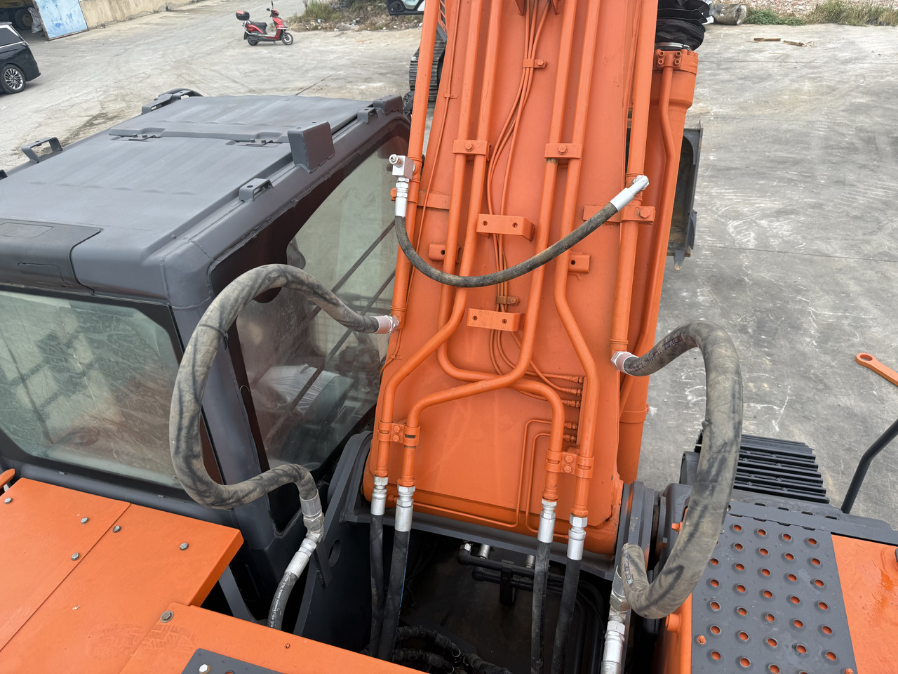 Pásové rýpadlo HITACHI 350-5g: obrázek 24