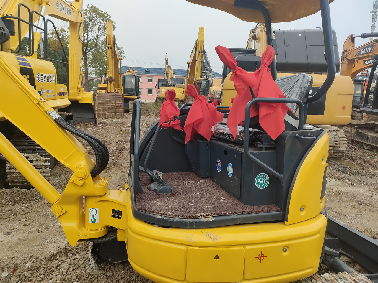 KOMATSU PC35 - Mini rýpadlo: obrázek 1 KOMATSU PC35 - Mini rýpadlo: obrázek 1