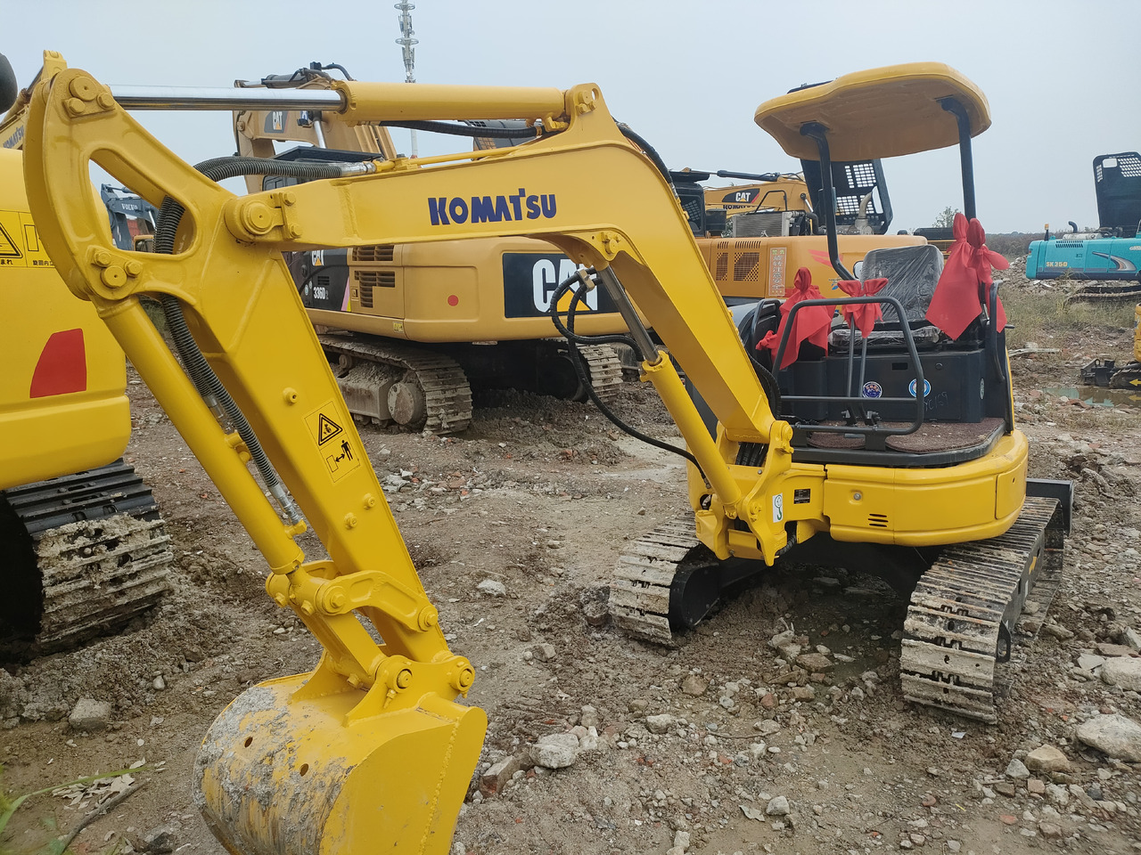 KOMATSU PC35 - Mini rýpadlo: obrázek 2 KOMATSU PC35 - Mini rýpadlo: obrázek 2