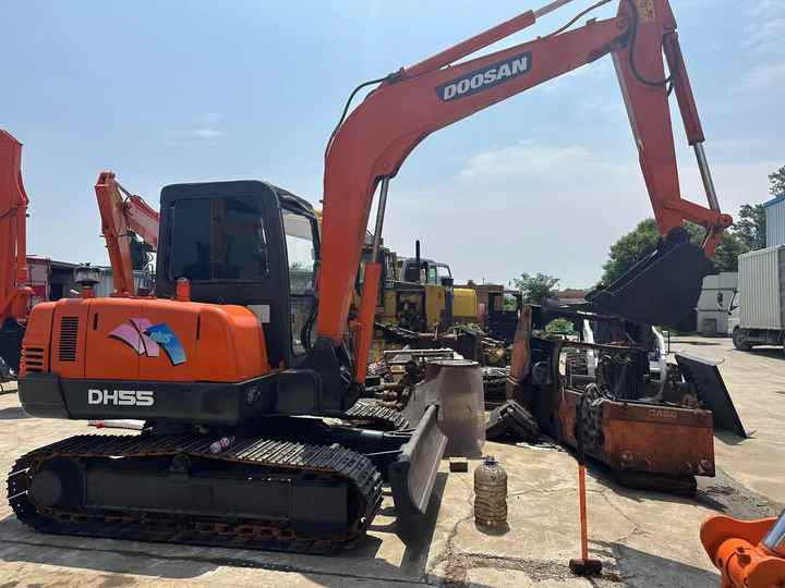 Low Shipping Used Excavator Doosan DH55 Good Condition with Low Hours - Rýpadlo: obrázek 5 Low Shipping Used Excavator Doosan DH55 Good Condition with Low Hours - Rýpadlo: obrázek 5