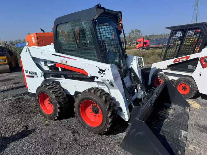 Skid Steer Loader Bobcat S550 Original Wheel Loader in Good Condition on Sale Bobcat 550 - Smykový nakladač: obrázek 5 Skid Steer Loader Bobcat S550 Original Wheel Loader in Good Condition on Sale Bobcat 550 - Smykový nakladač: obrázek 5
