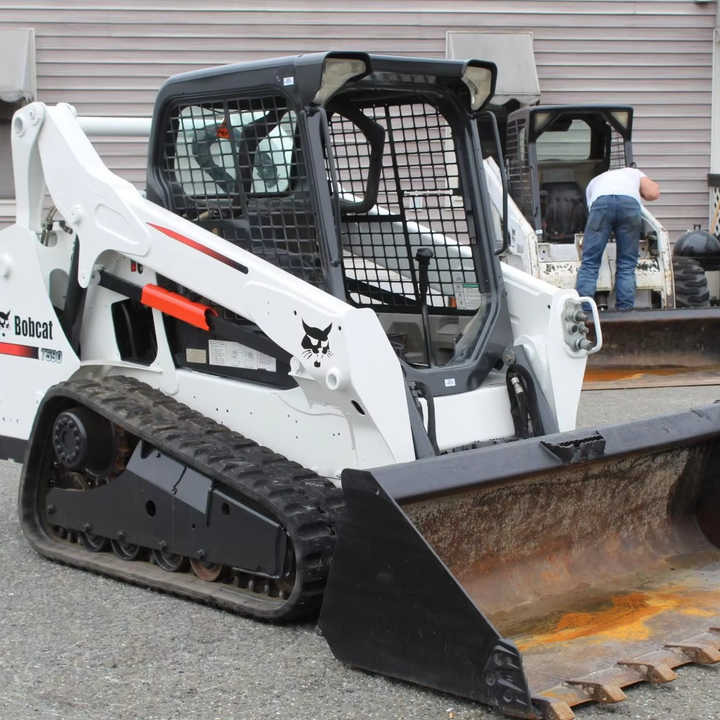 Used Bobcat T590 UsedSkid Steer Loader with Good Condition for Sale S160 S300 S185 S330 - Smykový nakladač: obrázek 1 Used Bobcat T590 UsedSkid Steer Loader with Good Condition for Sale S160 S300 S185 S330 - Smykový nakladač: obrázek 1