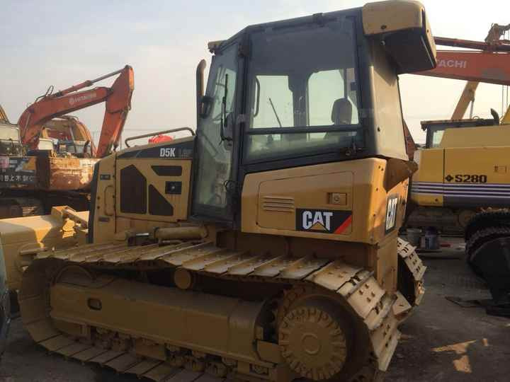 Used Cat Mini Bulldozer D5k D5 D5g Cat Dozers - Buldozer: obrázek 2 Used Cat Mini Bulldozer D5k D5 D5g Cat Dozers - Buldozer: obrázek 2