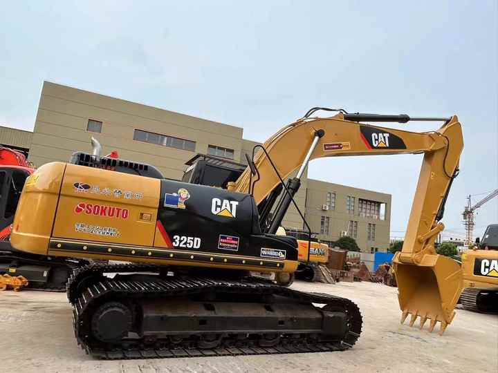 Used Digger CAT 325D Construction Machinery Construction Digger Used CAT 325D Cheap Excavator - Pásové rýpadlo: obrázek 4 Used Digger CAT 325D Construction Machinery Construction Digger Used CAT 325D Cheap Excavator - Pásové rýpadlo: obrázek 4
