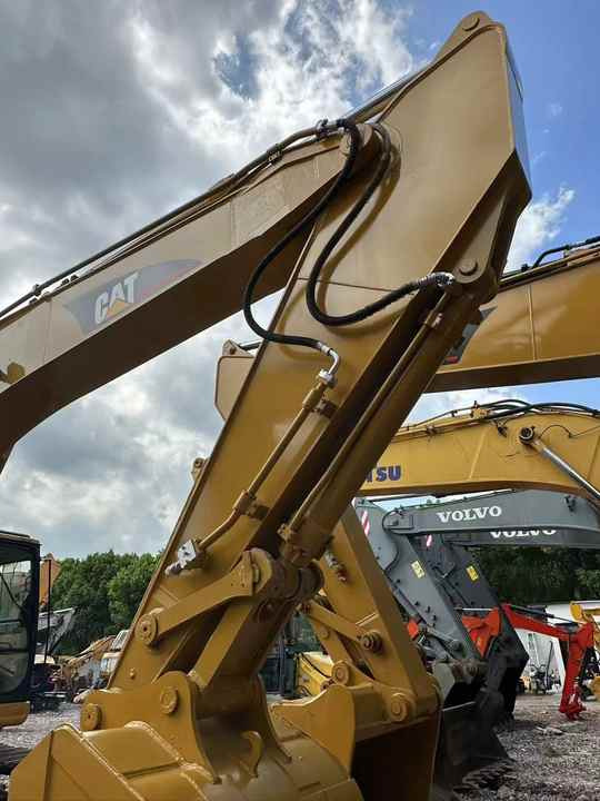 Used Digger CAT 330BL Construction Machinery Construction Digger Used CAT 330BL Cheap Excavator - Pásové rýpadlo: obrázek 5 Used Digger CAT 330BL Construction Machinery Construction Digger Used CAT 330BL Cheap Excavator - Pásové rýpadlo: obrázek 5