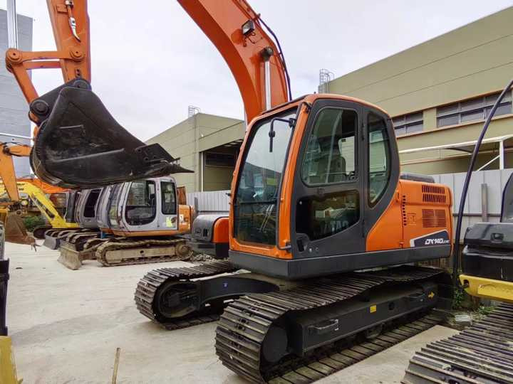 Used Digger DOOSAN DX140 Construction Machinery Construction Digger Used DOOSAN DX140 Cheap Excavator - Pásové rýpadlo: obrázek 3 Used Digger DOOSAN DX140 Construction Machinery Construction Digger Used DOOSAN DX140 Cheap Excavator - Pásové rýpadlo: obrázek 3