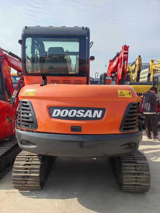 Used Digger DOOSAN DX60 Construction Machinery Construction Digger Used DOOSAN DX60 Cheap Excavator - Pásové rýpadlo: obrázek 4 Used Digger DOOSAN DX60 Construction Machinery Construction Digger Used DOOSAN DX60 Cheap Excavator - Pásové rýpadlo: obrázek 4