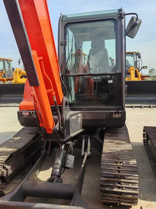 Used Digger DOOSAN DX60 Construction Machinery Construction Digger Used DOOSAN DX60 Cheap Excavator - Pásové rýpadlo: obrázek 3 Used Digger DOOSAN DX60 Construction Machinery Construction Digger Used DOOSAN DX60 Cheap Excavator - Pásové rýpadlo: obrázek 3
