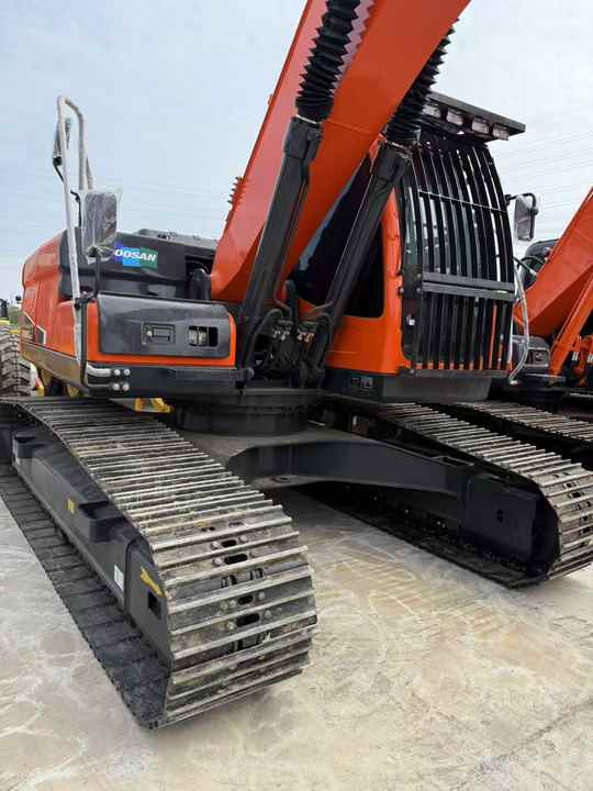 Used Digger Doosan DX225LC-9T Construction Machinery Construction Digger Used Doosan DX225LC-9T Cheap Excavator - Pásové rýpadlo: obrázek 3 Used Digger Doosan DX225LC-9T Construction Machinery Construction Digger Used Doosan DX225LC-9T Cheap Excavator - Pásové rýpadlo: obrázek 3