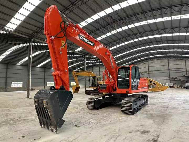 Used Digger Doosan DX225LC-9T Construction Machinery Construction Digger Used Doosan DX225LC-9T Cheap Excavator - Pásové rýpadlo: obrázek 3 Used Digger Doosan DX225LC-9T Construction Machinery Construction Digger Used Doosan DX225LC-9T Cheap Excavator - Pásové rýpadlo: obrázek 3