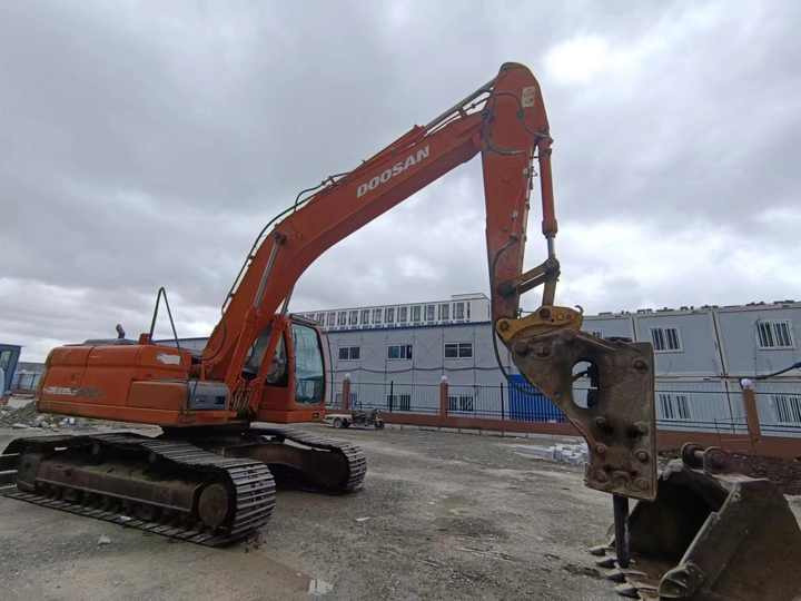 Used Digger Doosan DX225LC-9T Construction Machinery Construction Digger Used Doosan DX225LC-9T Cheap Excavator - Pásové rýpadlo: obrázek 4 Used Digger Doosan DX225LC-9T Construction Machinery Construction Digger Used Doosan DX225LC-9T Cheap Excavator - Pásové rýpadlo: obrázek 4