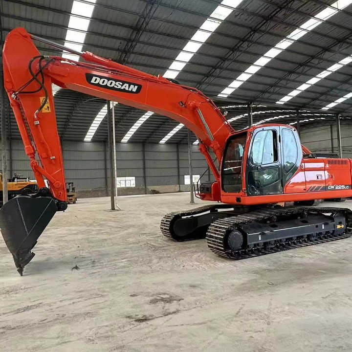 Used Digger Doosan DX225LC-9T Construction Machinery Construction Digger Used Doosan DX225LC-9T Cheap Excavator - Pásové rýpadlo: obrázek 1 Used Digger Doosan DX225LC-9T Construction Machinery Construction Digger Used Doosan DX225LC-9T Cheap Excavator - Pásové rýpadlo: obrázek 1