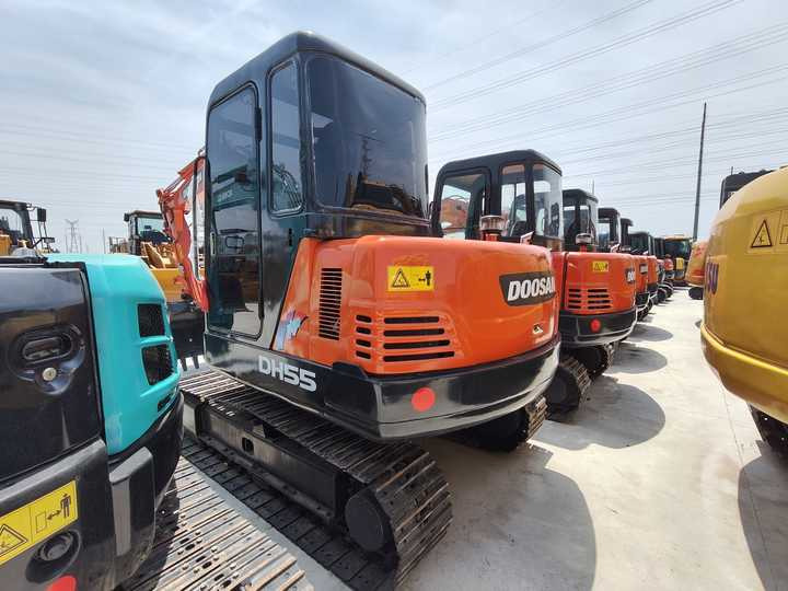 Used Digger Doosan Dh55 Construction Machinery Construction Digger Used Doosan Dh55 Cheap Excavator - Pásové rýpadlo: obrázek 2 Used Digger Doosan Dh55 Construction Machinery Construction Digger Used Doosan Dh55 Cheap Excavator - Pásové rýpadlo: obrázek 2