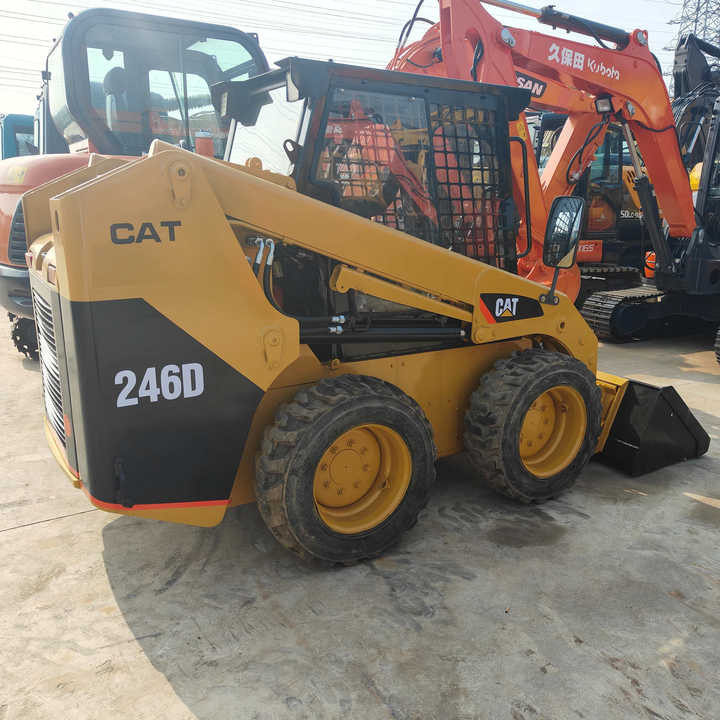 Used Front Loader Tractor CAT 246D Skid Steer Loader / Used Cat 226B 246C 246d Mini Skid Steer Loader in Stock - Smykový nakladač: obrázek 1 Used Front Loader Tractor CAT 246D Skid Steer Loader / Used Cat 226B 246C 246d Mini Skid Steer Loader in Stock - Smykový nakladač: obrázek 1