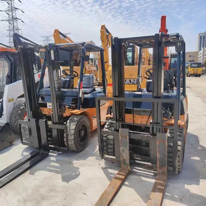 Used Japan Brand toyota 3 Tons Forklift on Hot Sale toyota Forklift 10 Ton 3ton 5 Ton Forklift - Vysokozdvižný vozík: obrázek 4 Used Japan Brand toyota 3 Tons Forklift on Hot Sale toyota Forklift 10 Ton 3ton 5 Ton Forklift - Vysokozdvižný vozík: obrázek 4