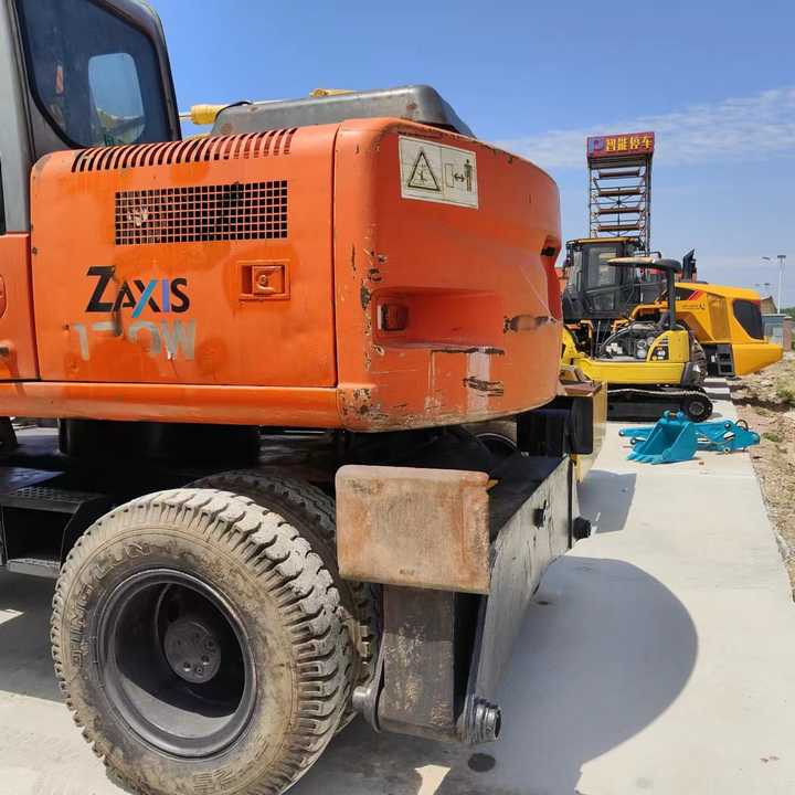 Used Japan Original Brand Hitachi Zx 130w Wheel Excavator Hitachi Zx120 130 200 Excavator for Sale - Rýpadlo: obrázek 4 Used Japan Original Brand Hitachi Zx 130w Wheel Excavator Hitachi Zx120 130 200 Excavator for Sale - Rýpadlo: obrázek 4