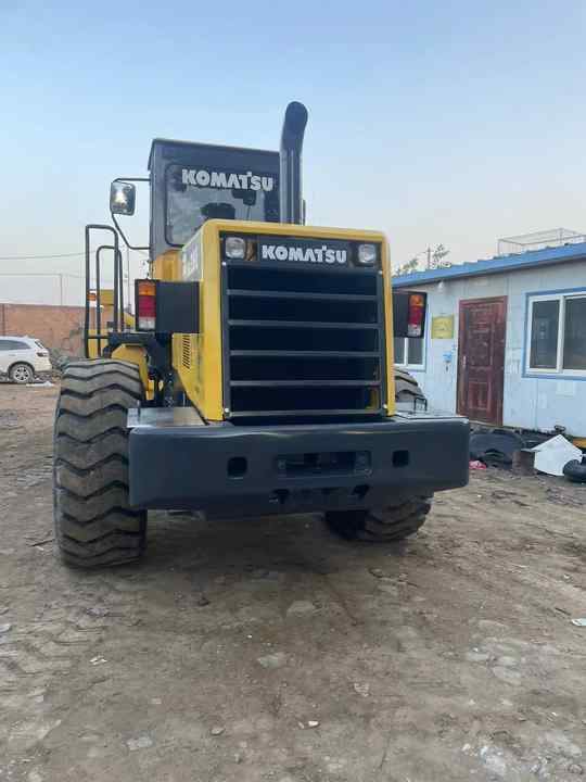 Used Komatsu WA380-3 Front Loader in Very Good Condition Strong Power komatsu 380 Wheel Loader Low Price Hot Sale - Kolový nakladač: obrázek 4 Used Komatsu WA380-3 Front Loader in Very Good Condition Strong Power komatsu 380 Wheel Loader Low Price Hot Sale - Kolový nakladač: obrázek 4