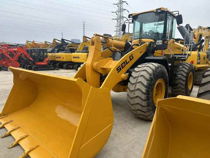 Used SDLG955F New Model Wheel Loader Second Hand Machine Popular Brand Sdlg Hydraulic Machinery - Kolový nakladač: obrázek 4 Used SDLG955F New Model Wheel Loader Second Hand Machine Popular Brand Sdlg Hydraulic Machinery - Kolový nakladač: obrázek 4