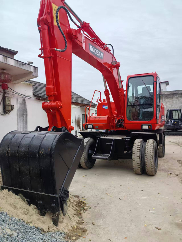 Doosan Used DH150W-7 wheeled excavator for sale at a low price. - Kolesové rýpadlo: obrázek 4 Doosan Used DH150W-7 wheeled excavator for sale at a low price. - Kolesové rýpadlo: obrázek 4