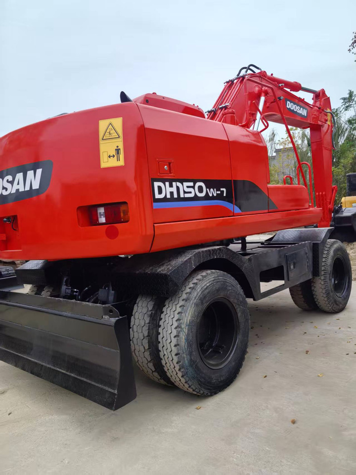 Doosan Used DH150W-7 wheeled excavator for sale at a low price. - Kolesové rýpadlo: obrázek 3 Doosan Used DH150W-7 wheeled excavator for sale at a low price. - Kolesové rýpadlo: obrázek 3