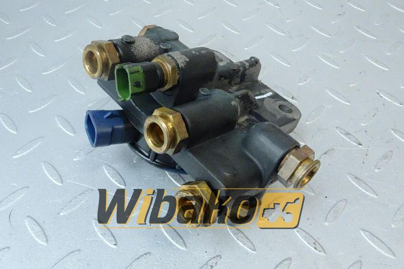 Fuel filter bracket Cummins 4898756 - Palivový filtr pro Stavební technika: obrázek 1 Fuel filter bracket Cummins 4898756 - Palivový filtr pro Stavební technika: obrázek 1