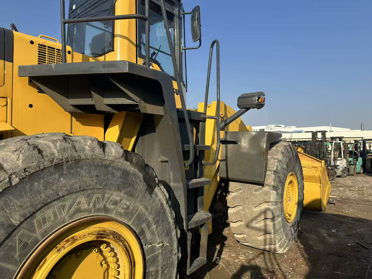 105L - Kolový nakladač: obrázek 4 105L - Kolový nakladač: obrázek 4