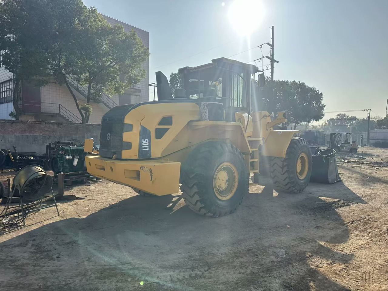 105L - Kolový nakladač: obrázek 3 105L - Kolový nakladač: obrázek 3