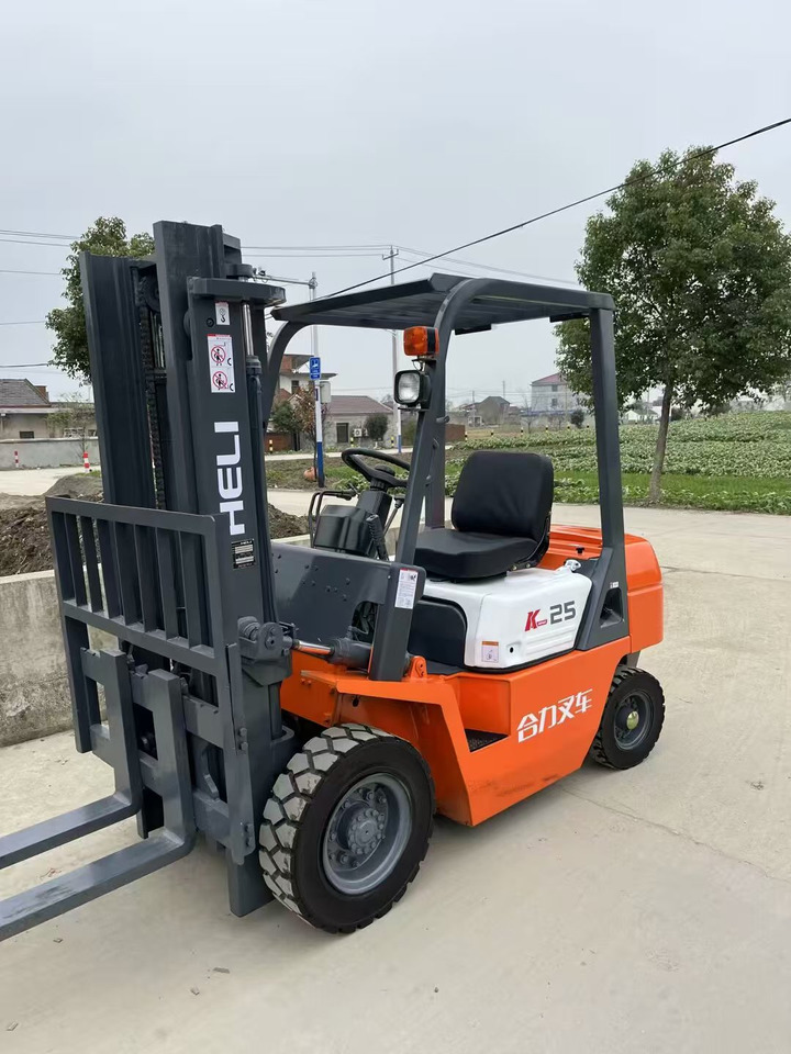 Anhui Heli 2.5-ton - Pásová plošina: obrázek 5 Anhui Heli 2.5-ton - Pásová plošina: obrázek 5
