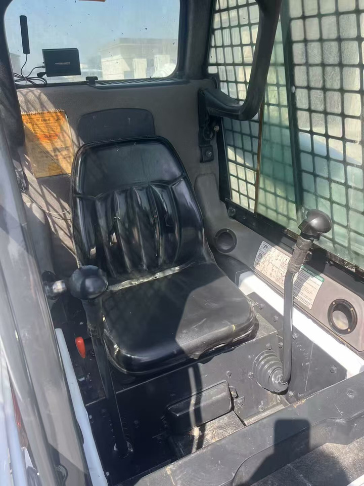 BOBCAT S160 - Smykový nakladač: obrázek 4 BOBCAT S160 - Smykový nakladač: obrázek 4