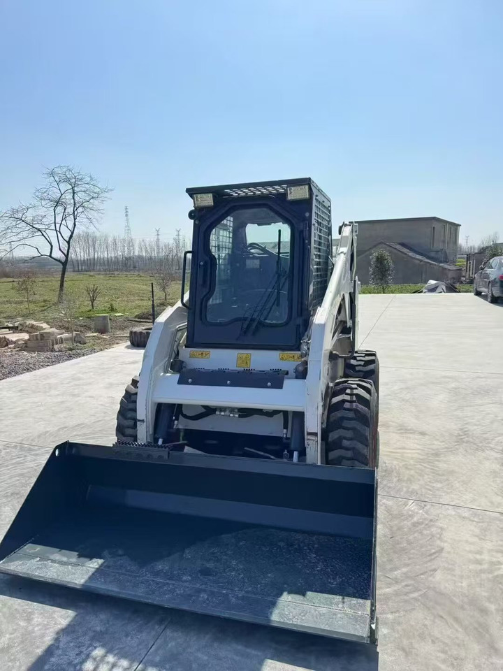 BOBCAT S180 - Smykový nakladač: obrázek 5 BOBCAT S180 - Smykový nakladač: obrázek 5
