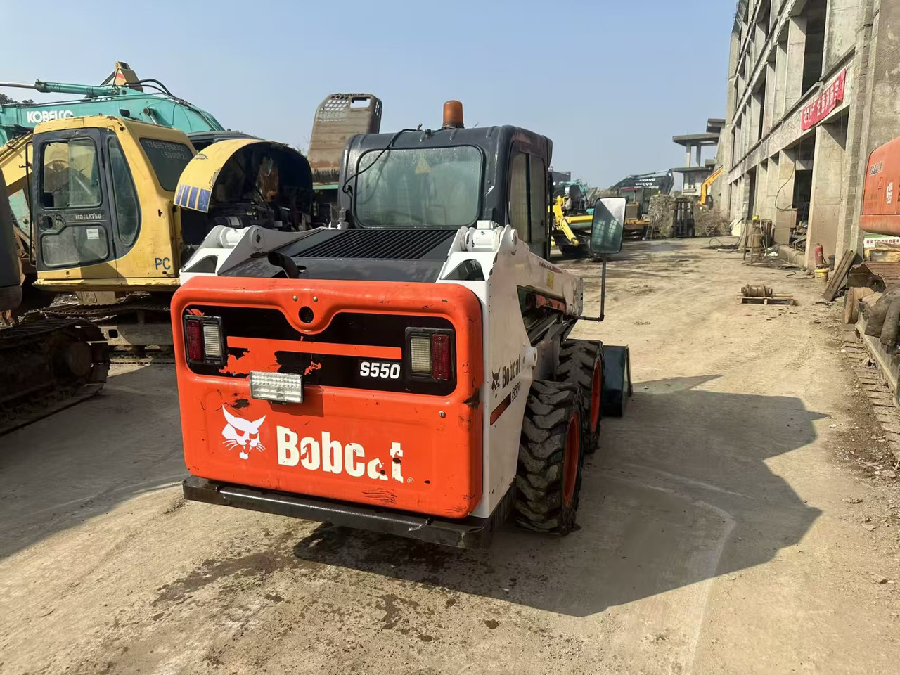 BOBCAT S550 - Kolový nakladač: obrázek 4 BOBCAT S550 - Kolový nakladač: obrázek 4