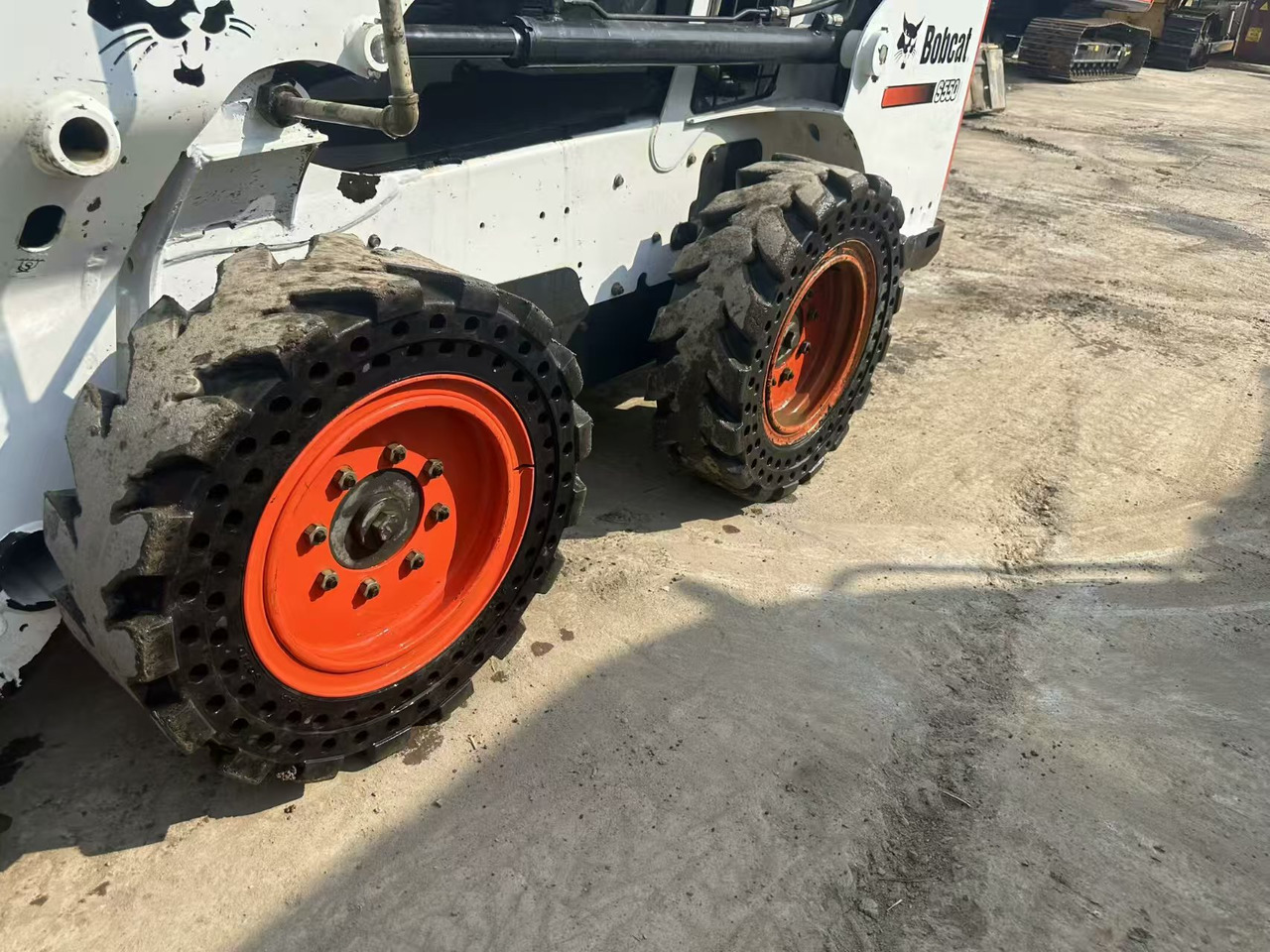 Kolový nakladač BOBCAT s550: obrázek 7