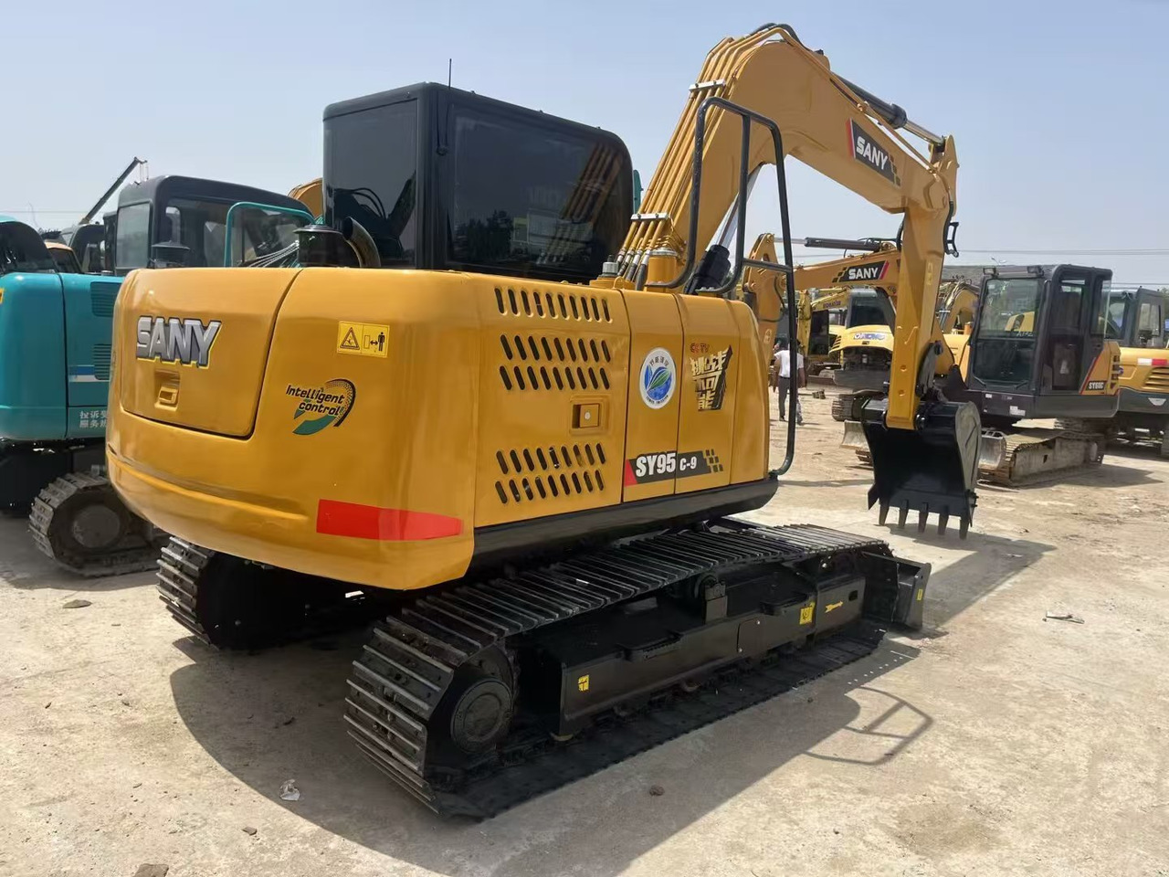CATERPILLAR 323D2L - Pásové rýpadlo: obrázek 1 CATERPILLAR 323D2L - Pásové rýpadlo: obrázek 1