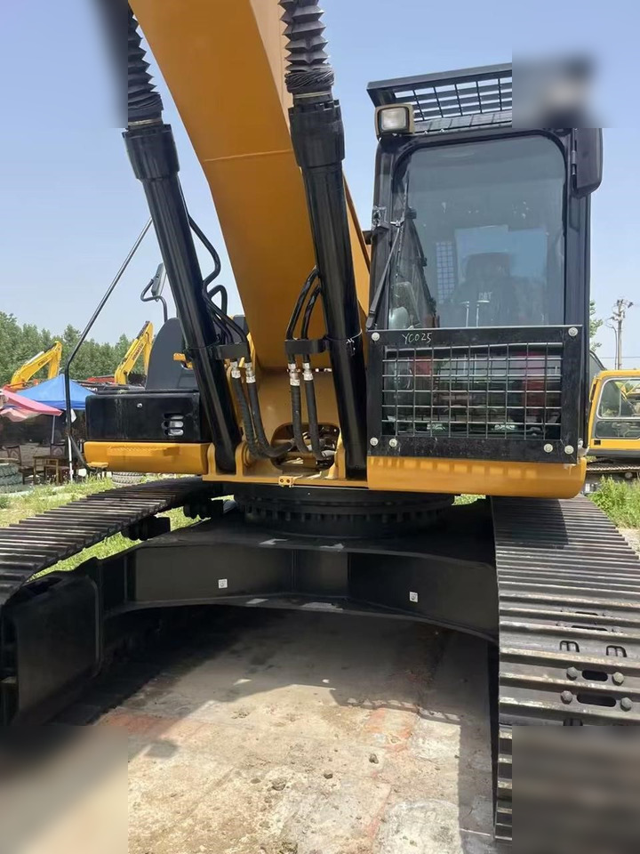CATERPILLAR 330D2 - Pásové rýpadlo: obrázek 3 CATERPILLAR 330D2 - Pásové rýpadlo: obrázek 3