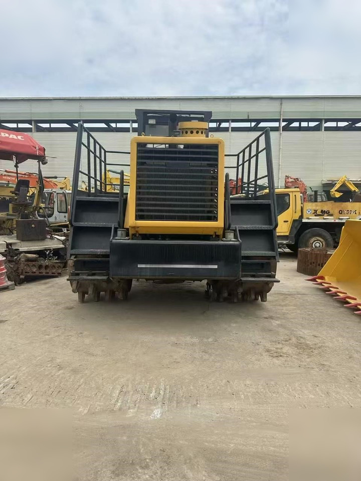 CATERPILLAR 816A - Kompaktor: obrázek 3 CATERPILLAR 816A - Kompaktor: obrázek 3