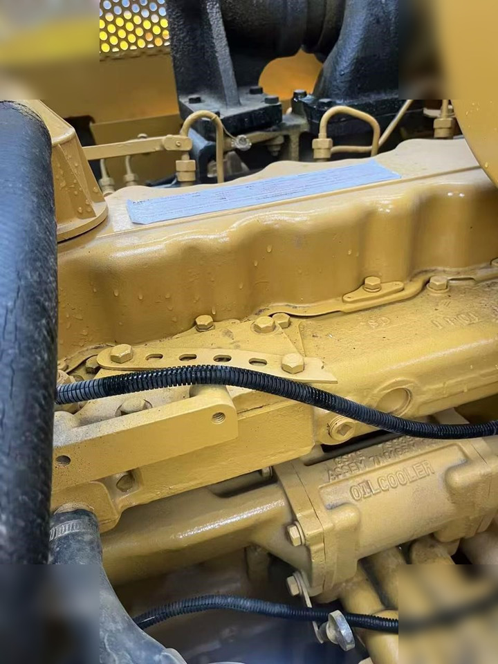 CATERPILLAR D6G - Buldozer: obrázek 3 CATERPILLAR D6G - Buldozer: obrázek 3